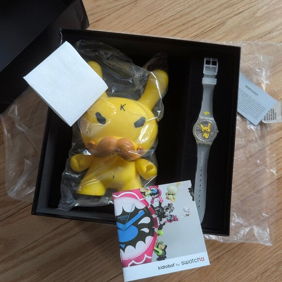 NIB Kidrobot x Swatch Tennis Pro Dunny Watch Frank Kozik Yellow Pro Club Box Set - Picture 1 of 13